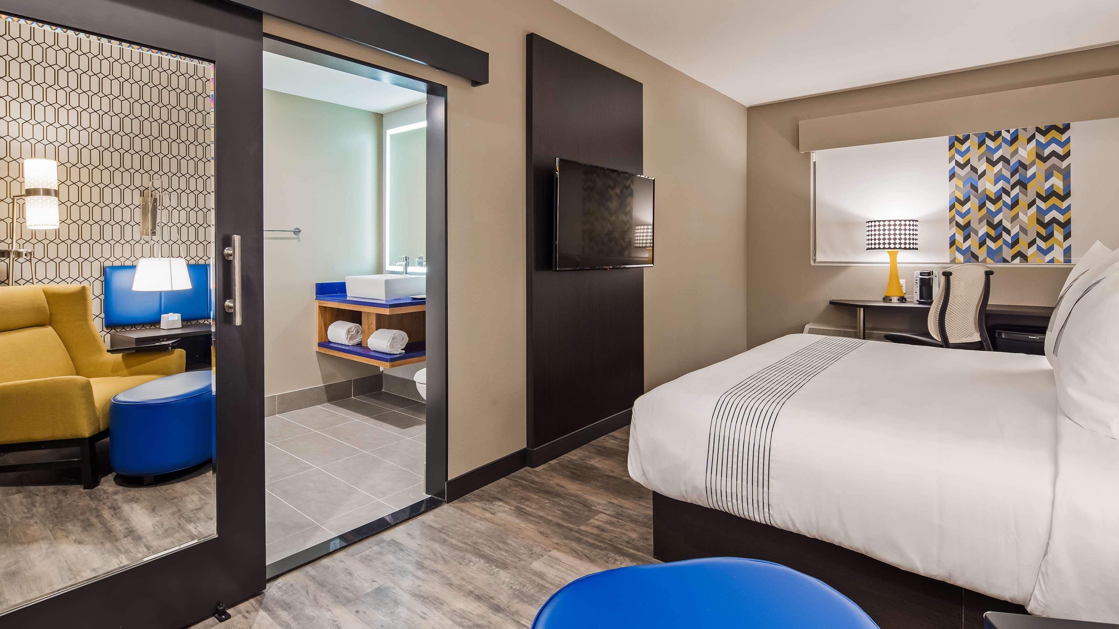 Glo Best Western Tulsa-Catoosa East Route 66 Exterior photo